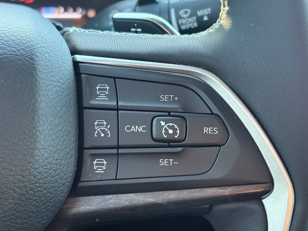 Certified 2023 Jeep Grand Cherokee Limited w/ Luxury Tech Group II AWD/4WD image 19