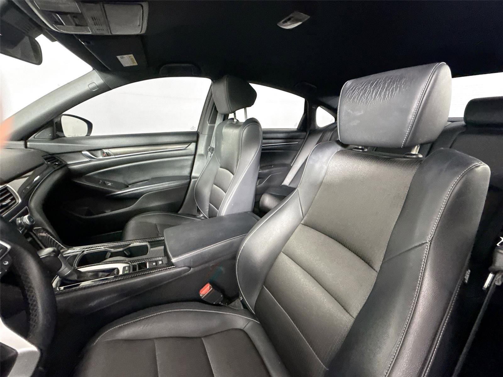 Used 2018 Honda Accord Sport image 3