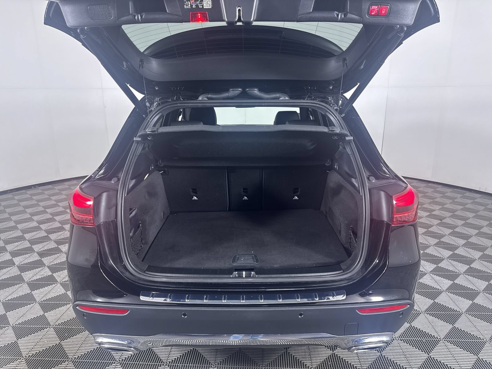 Used 2025 Mercedes-Benz GLA 250 4MATIC image 24
