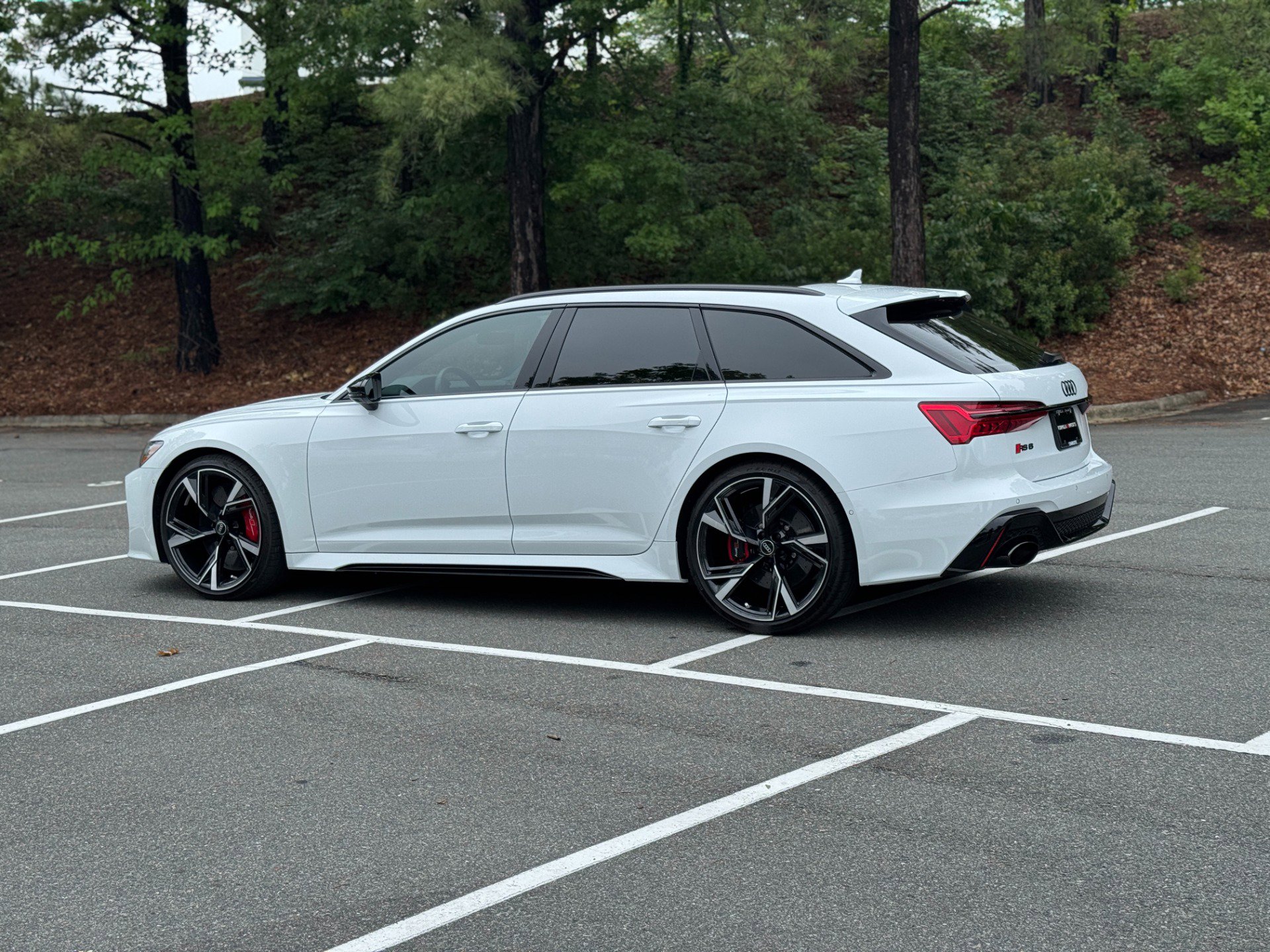 Used 2022 Audi RS 6 w/ Executive Package AWD/4WD image 7