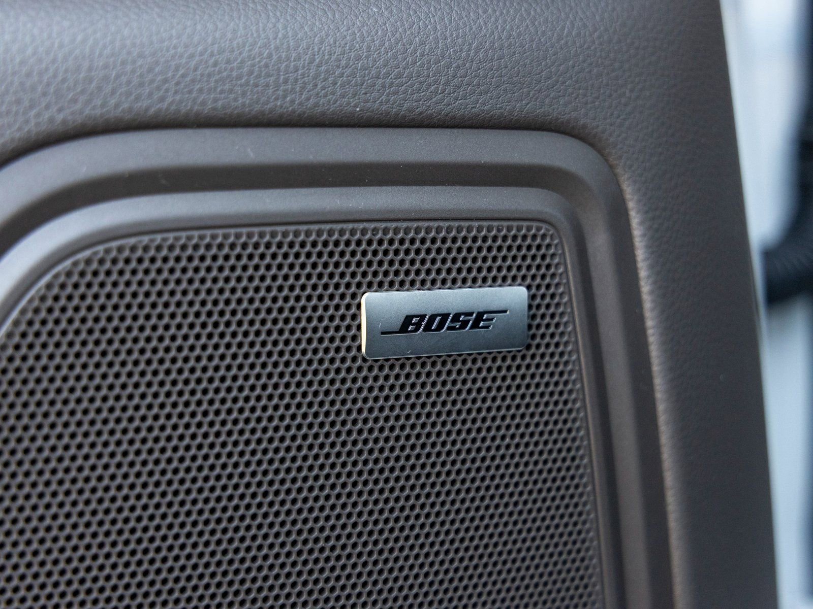 Certified 2025 Porsche Macan image 24