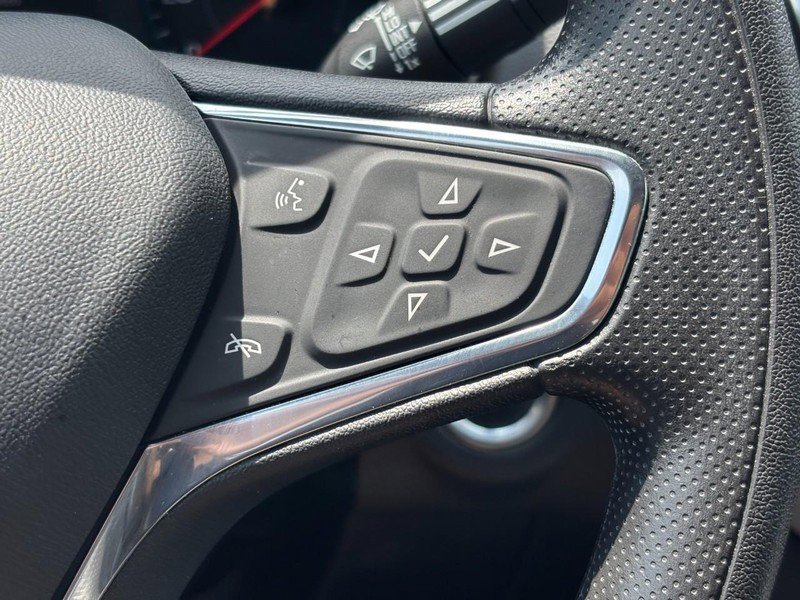 Used 2020 Chevrolet Equinox LS w/ LS Convenience Package FWD image 18