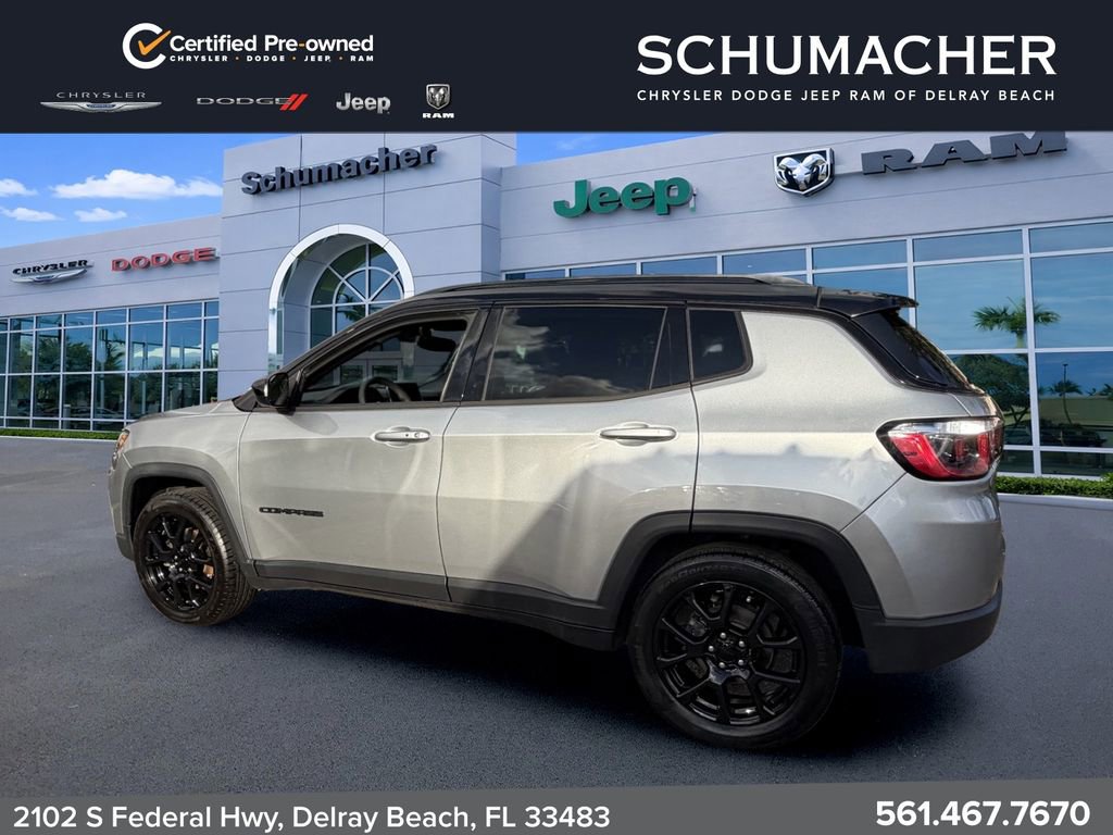 Used 2022 Jeep Compass Latitude FWD image 5