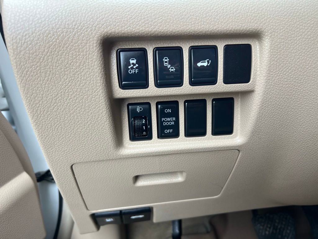 Used 2011 Nissan Quest LE FWD image 46