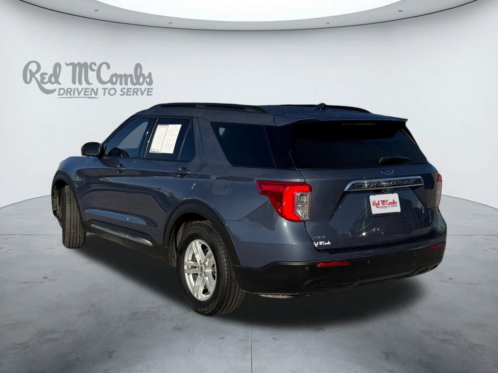 Used 2021 Ford Explorer XLT image 3