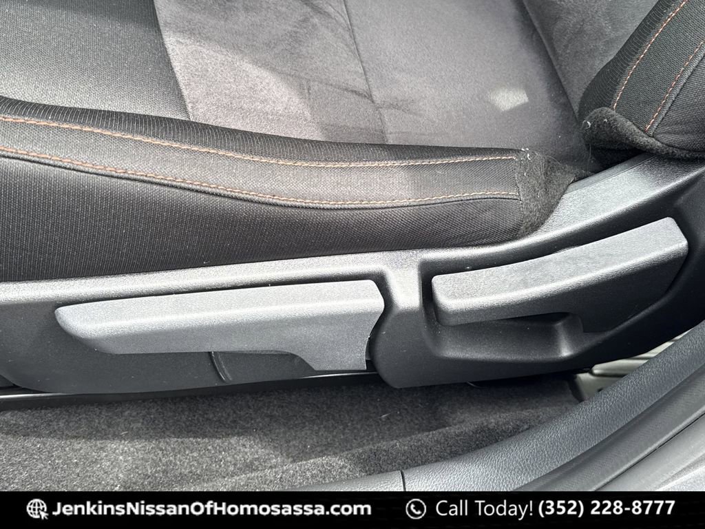 Certified 2025 Nissan Sentra SR image 38