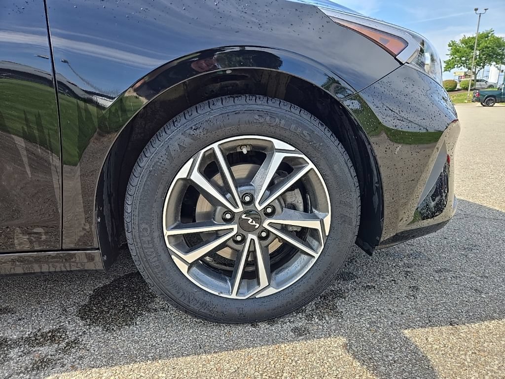 Certified 2023 Kia Forte LXS FWD image 11