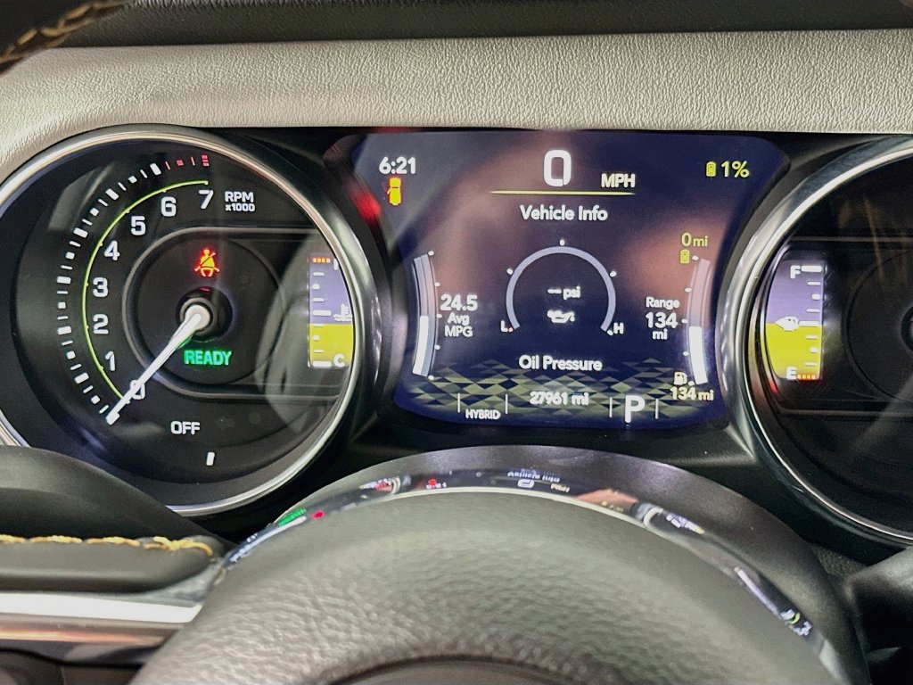 Used 2023 Jeep Wrangler Unlimited Sahara AWD/4WD image 13