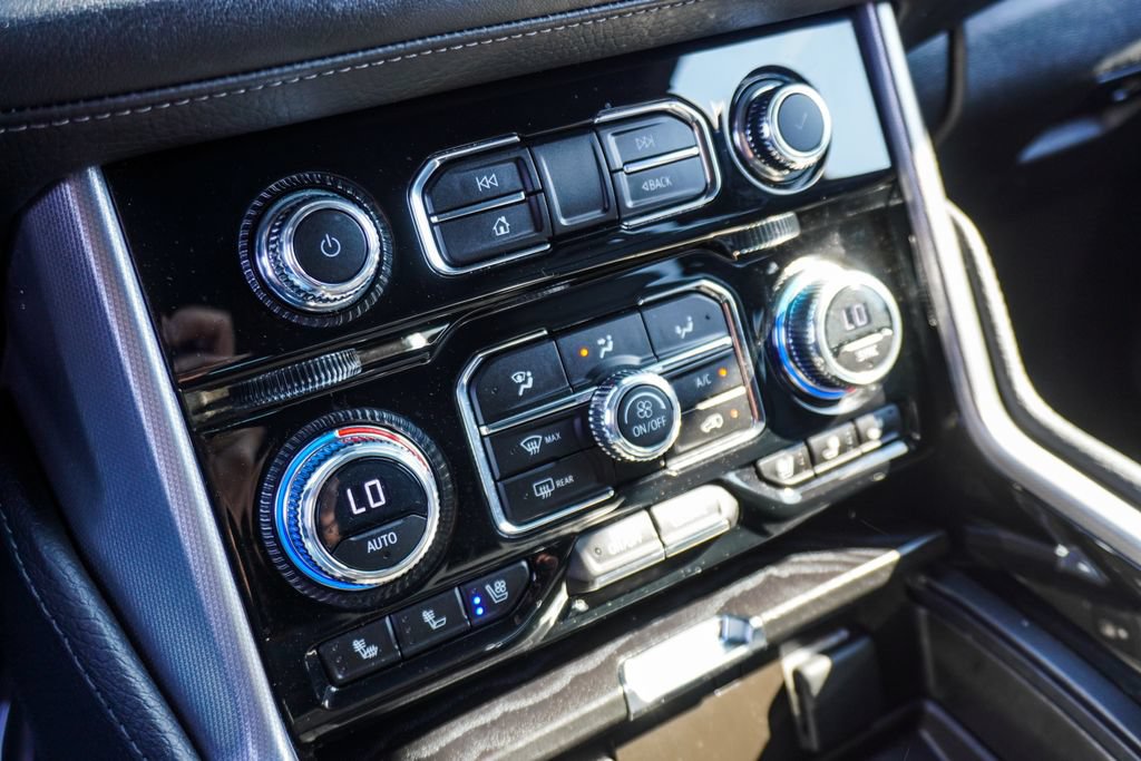Used 2023 GMC Yukon Denali AWD/4WD image 24