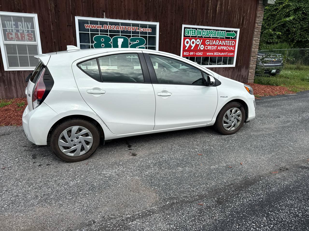 Used 2015 Toyota Prius C One FWD image 9