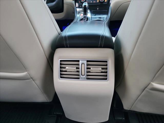 Used 2016 Nissan Maxima 3.5 SL w/ Interior Lighting Package image 17