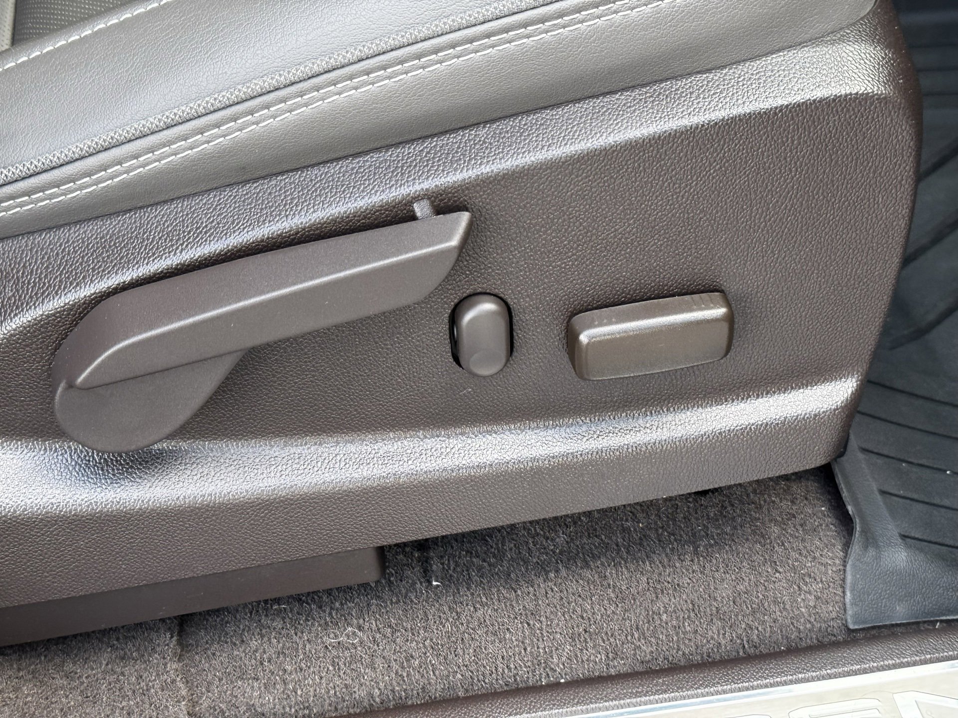 Used 2022 GMC Canyon Denali image 15