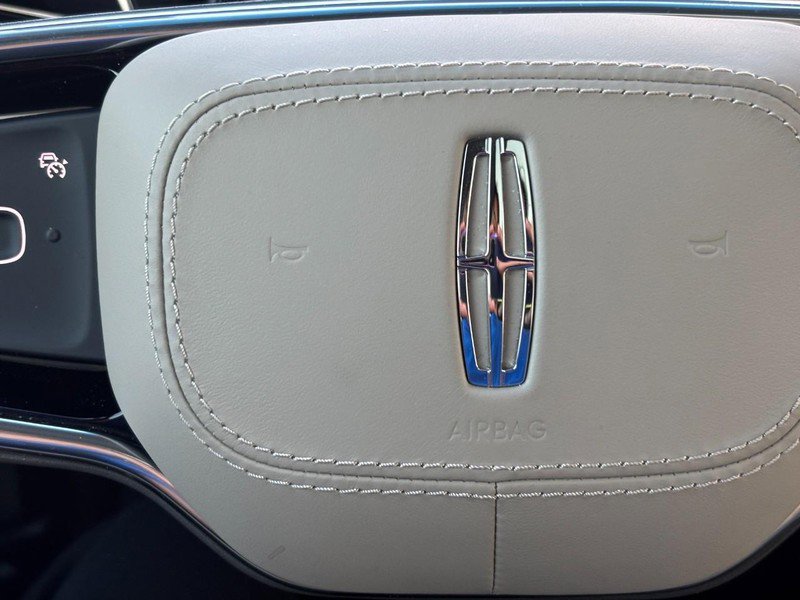 Certified 2024 Lincoln Nautilus Reserve w/ Equipment Group 202A AWD/4WD image 19