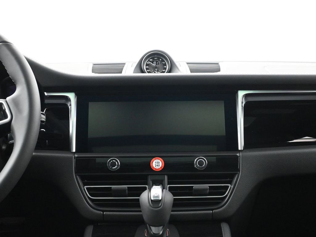 Certified 2026 Porsche Macan S image 11