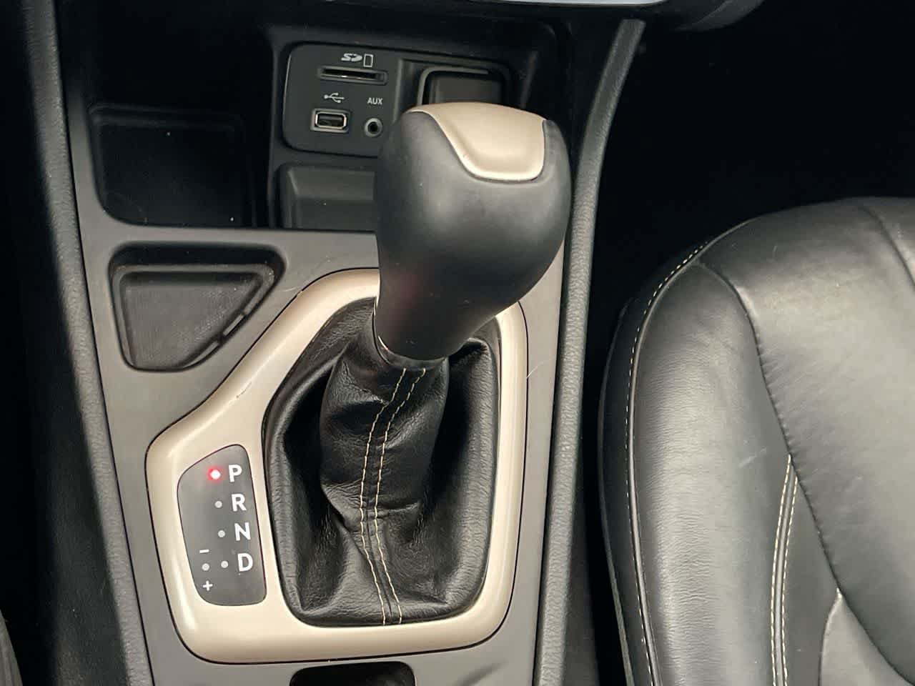 Used 2016 Jeep Cherokee Limited FWD image 19