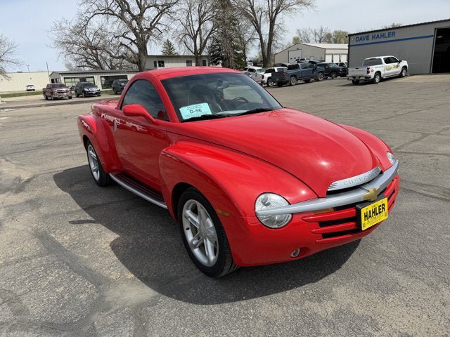 Used 2004 Chevrolet SSR w/ Preferred Equipment Group RWD image 2
