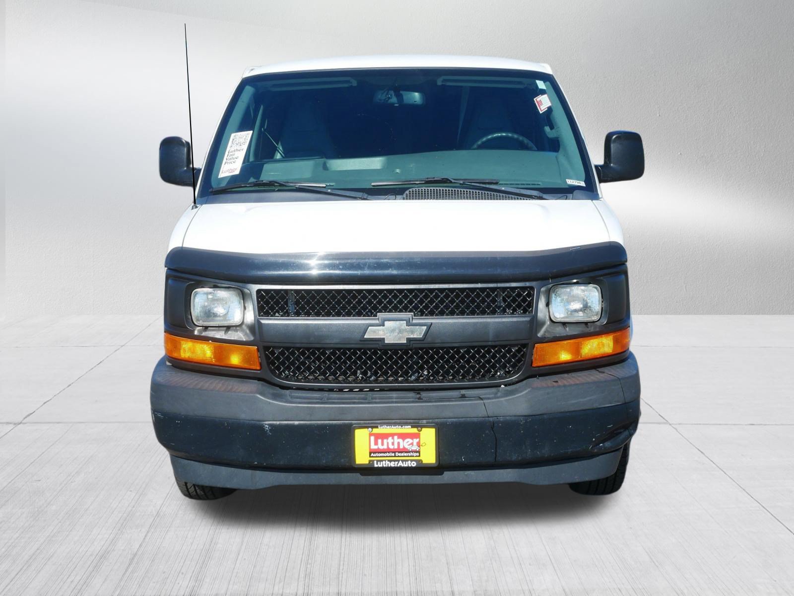 Used 2017 Chevrolet Express 2500 RWD video 2