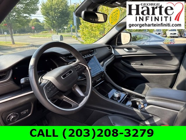 Used 2023 Jeep Grand Cherokee Altitude image 17