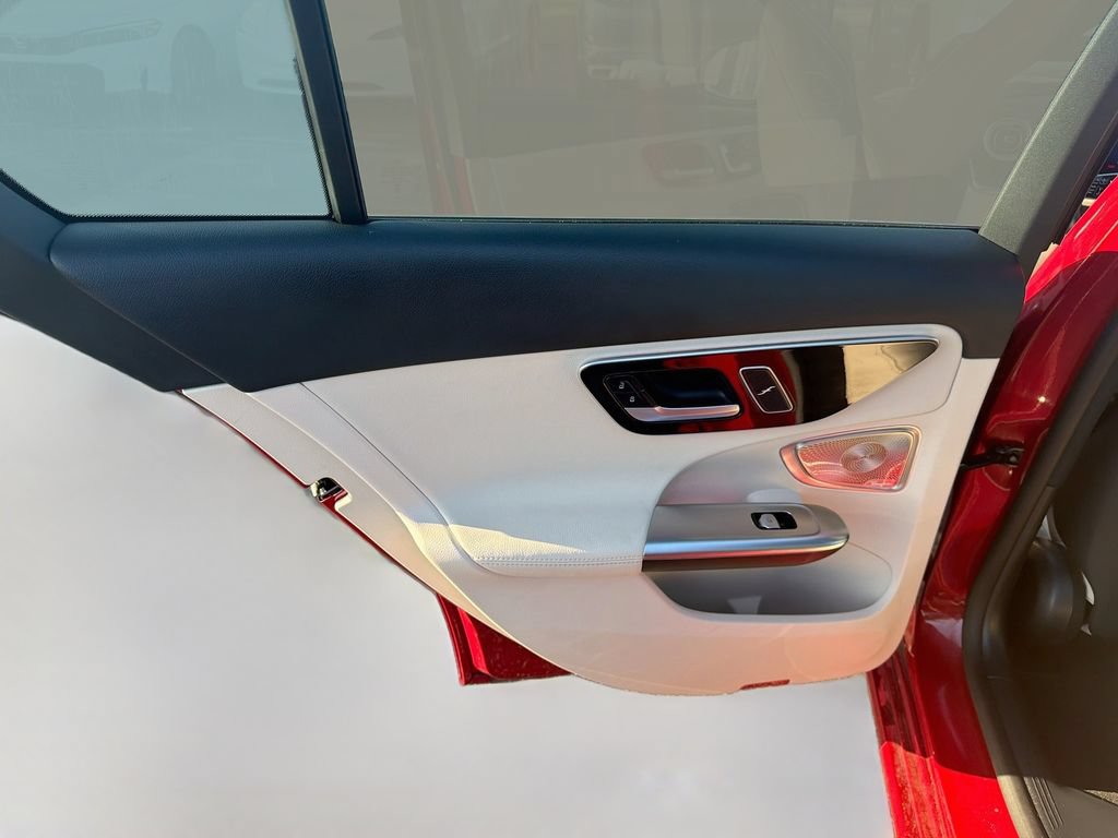 Used 2025 Mercedes-Benz C 300 4MATIC Sedan image 27