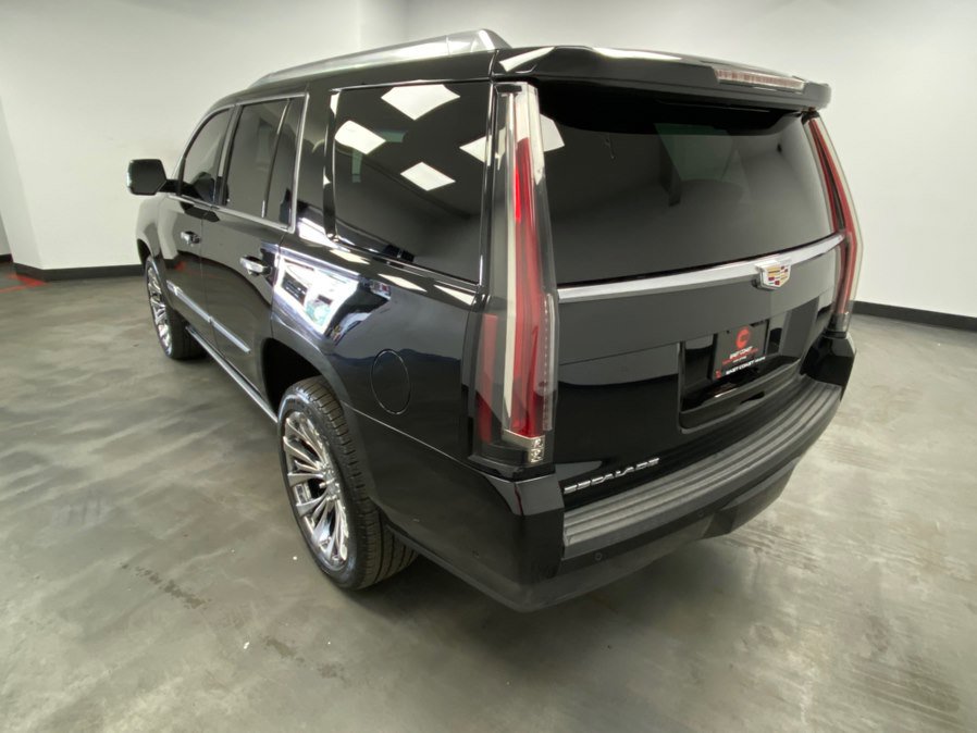 Used 2017 Cadillac Escalade Platinum AWD/4WD image 4