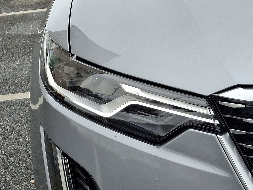 Certified 2025 Cadillac XT6 Luxury image 9