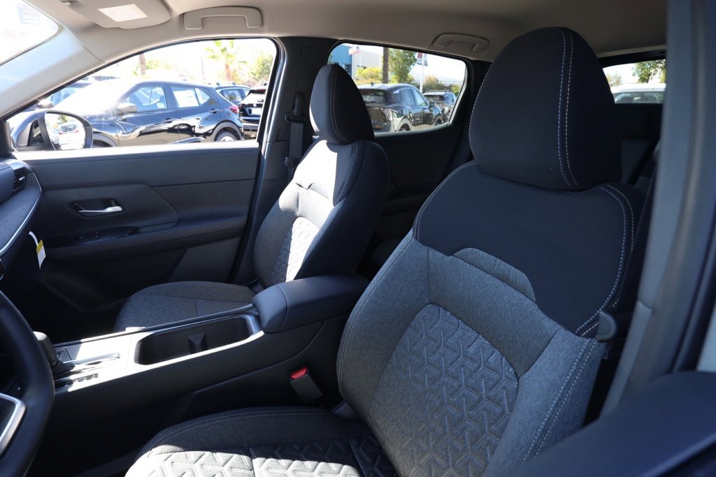 New 2026 Nissan Kicks SV image 15