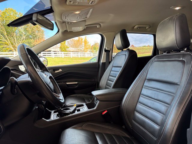 Used 2019 Ford Escape Titanium AWD/4WD image 3