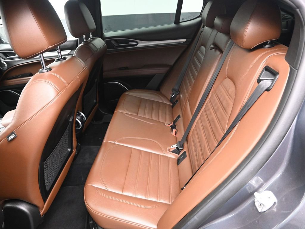 Used 2018 Alfa Romeo Stelvio Ti Sport image 30