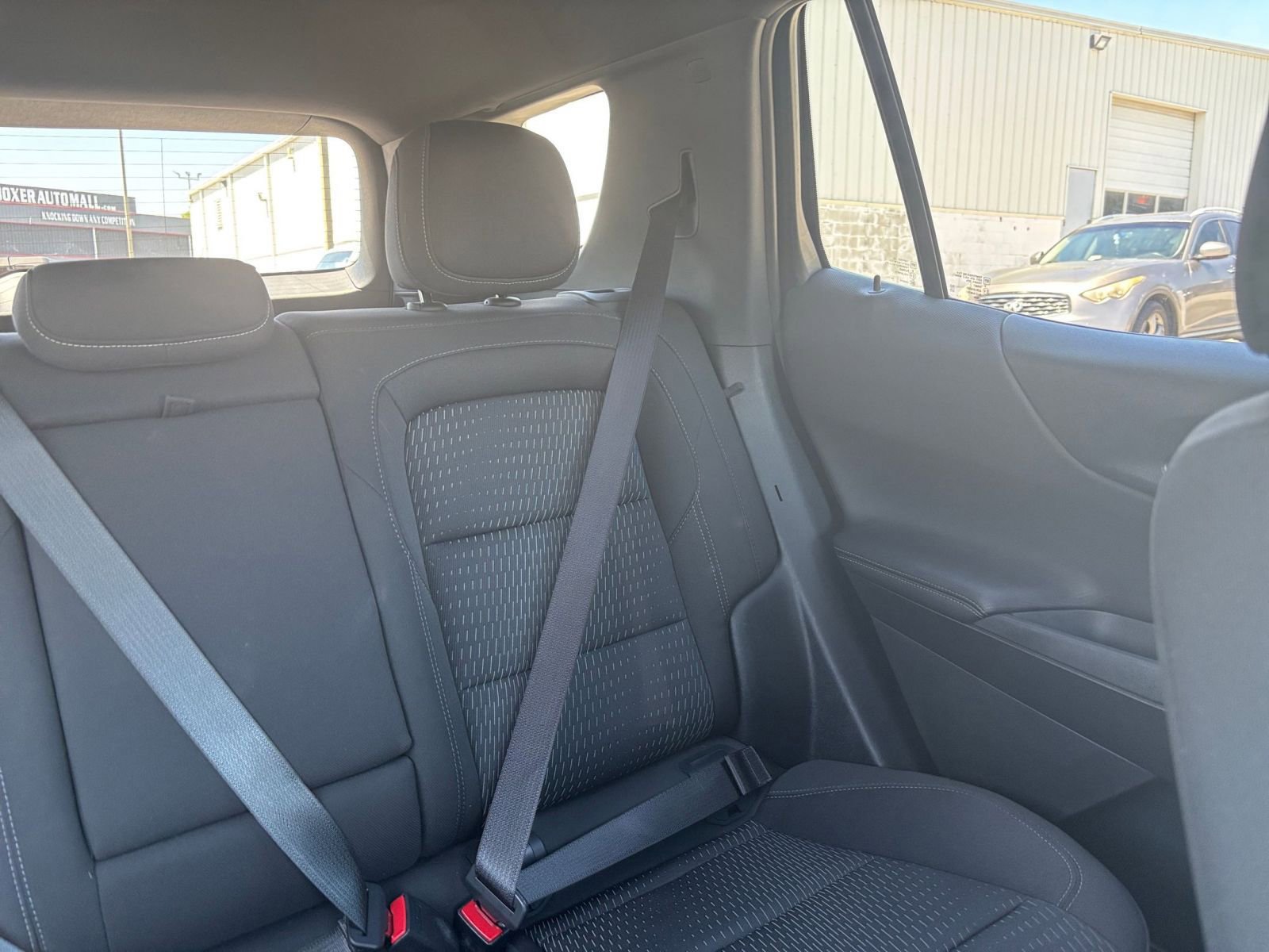 Used 2025 Chevrolet Equinox LT FWD image 32