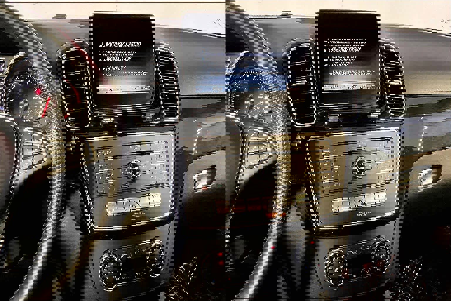 Used 2018 Mercedes-Benz GLE 350 4MATIC image 7