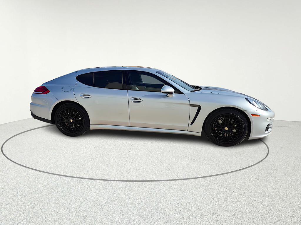 Used 2016 Porsche Panamera S image 8
