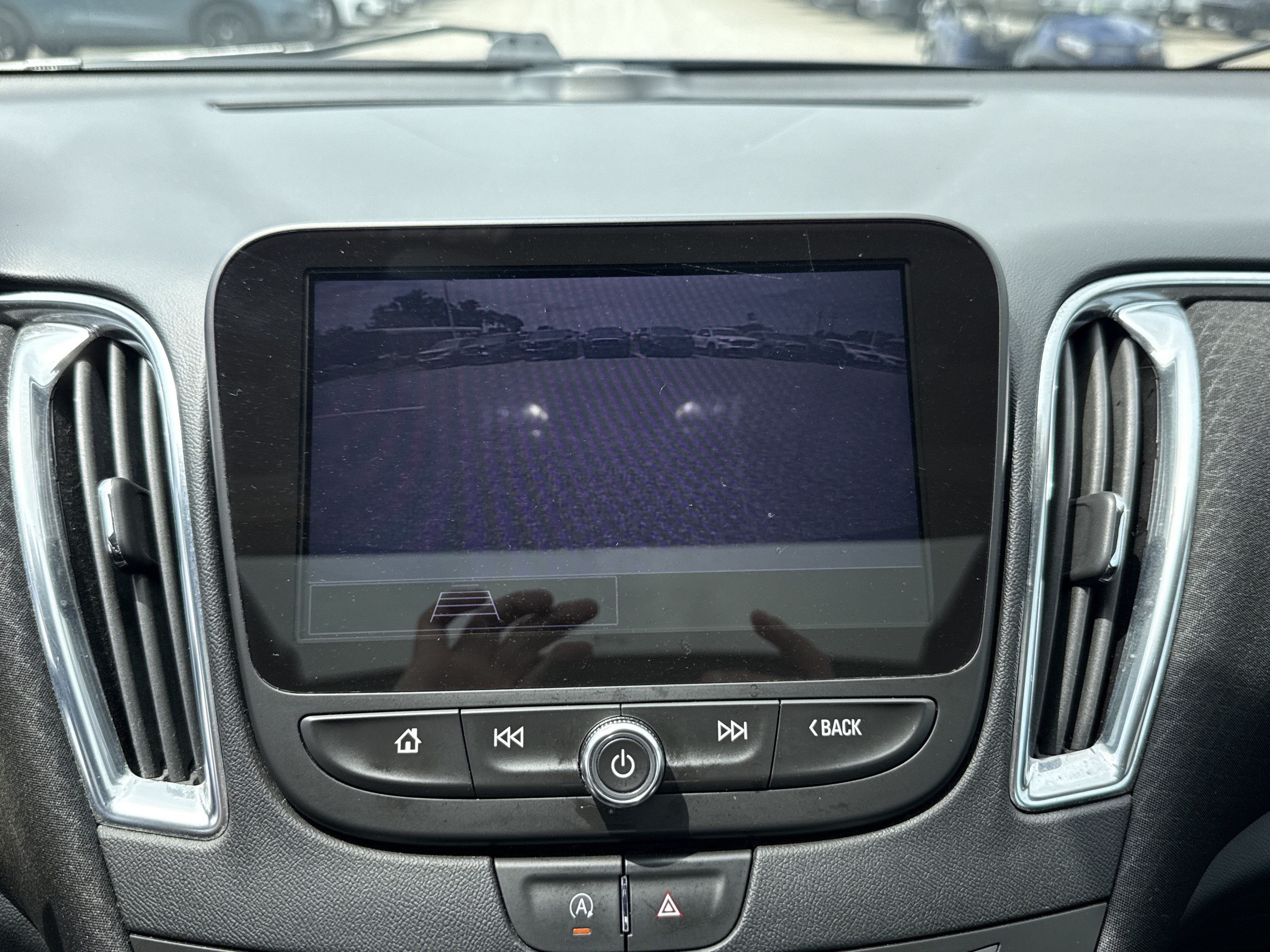 Used 2021 Chevrolet Malibu LT FWD image 30
