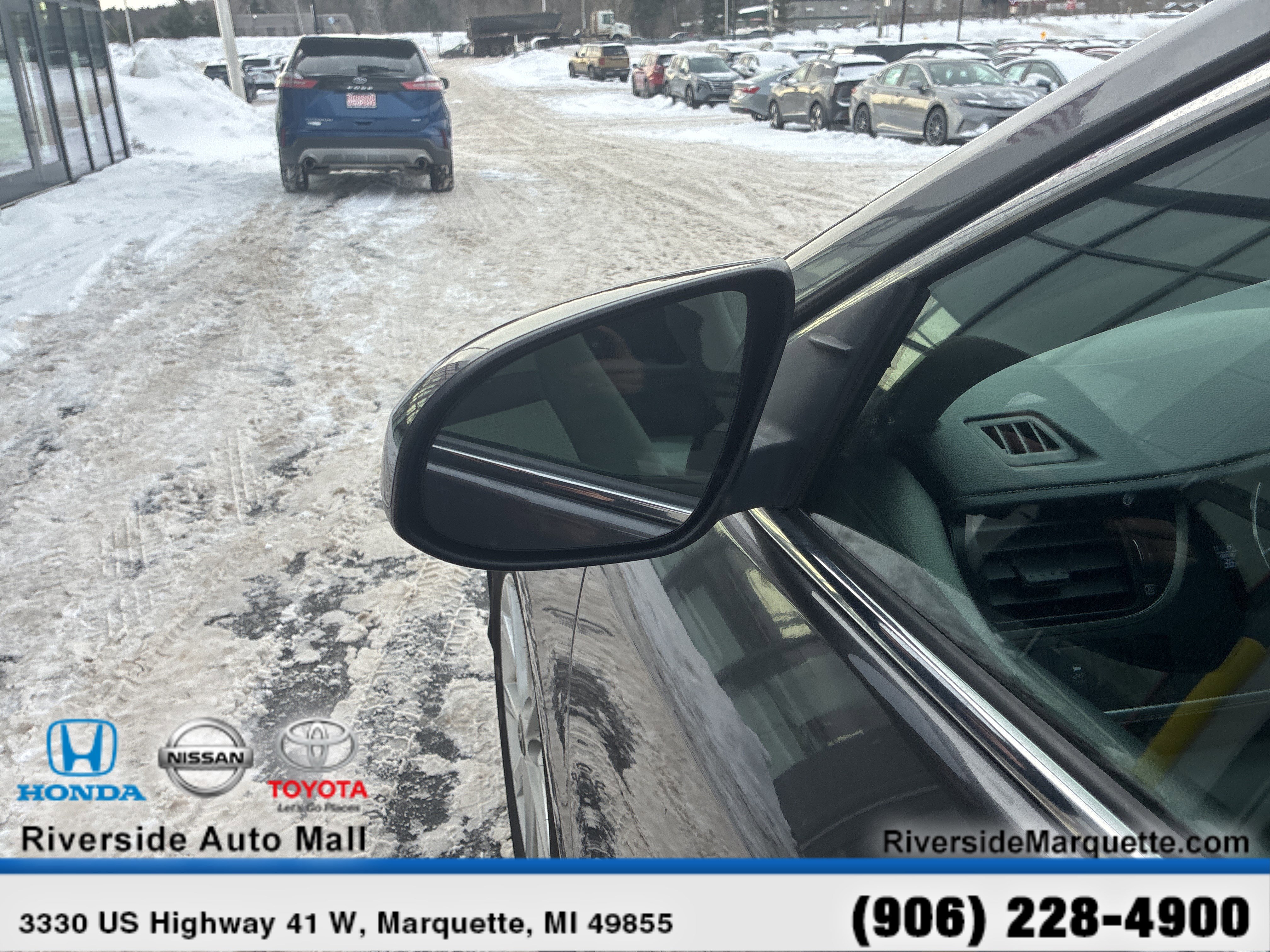 Used 2014 Toyota Camry SE image 5