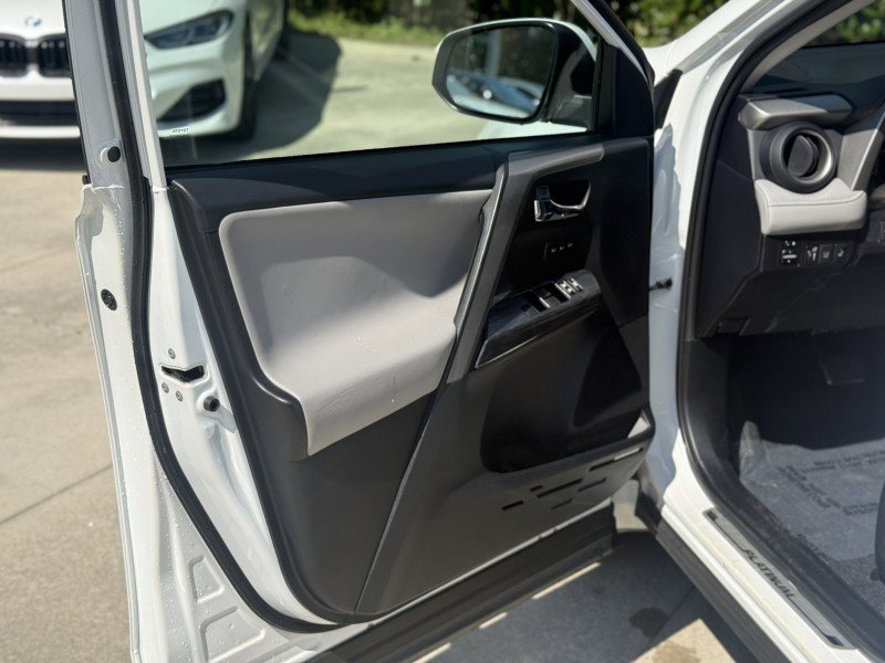 Used 2018 Toyota RAV4 Platinum image 10