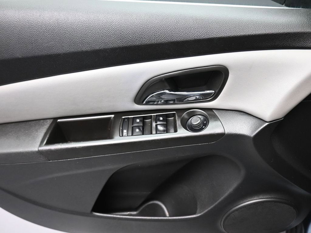 Used 2012 Chevrolet Cruze LS w/ Connectivity Package image 10
