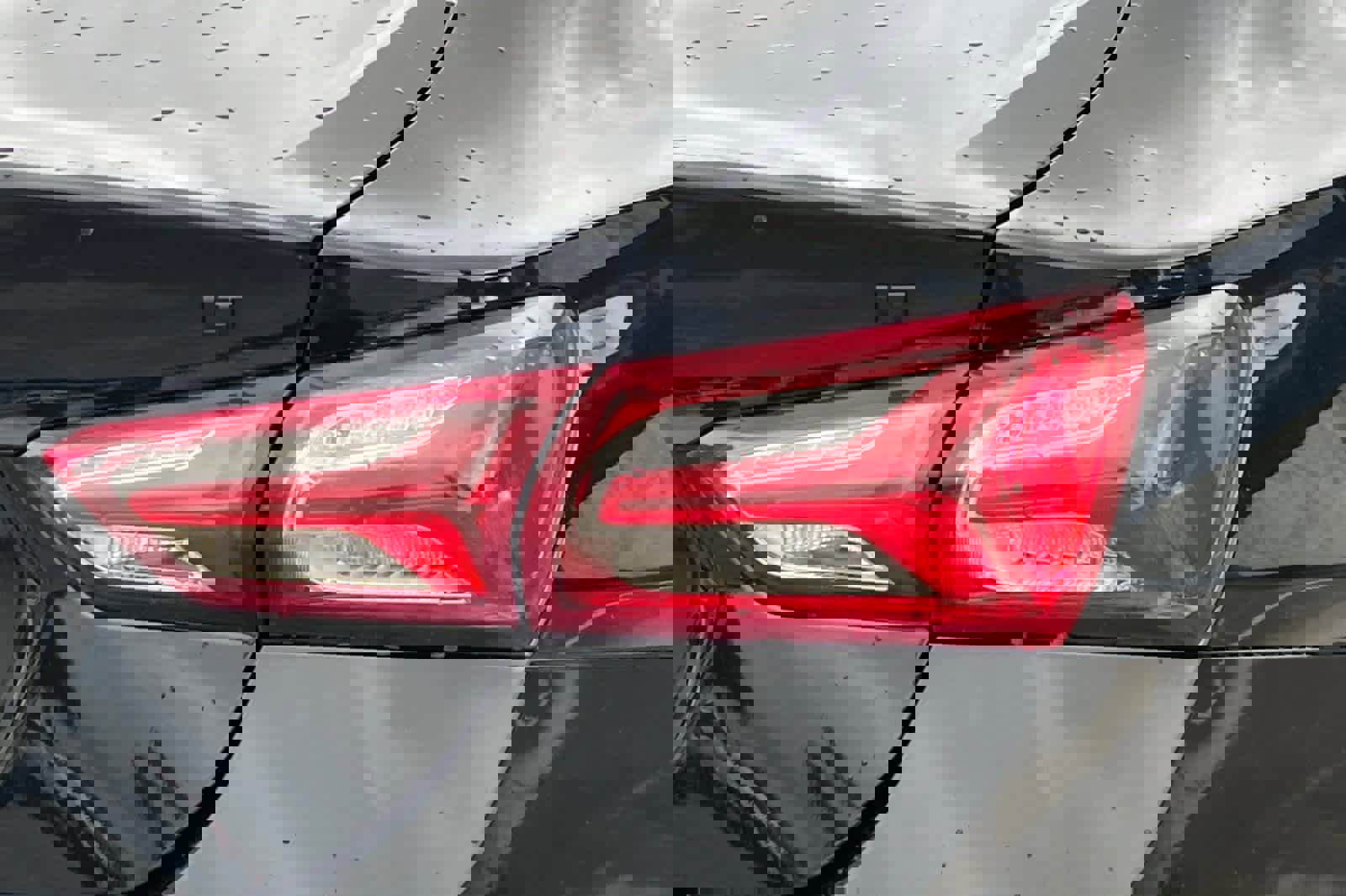 Used 2023 Chevrolet Malibu LT w/ Midnight Edition image 17