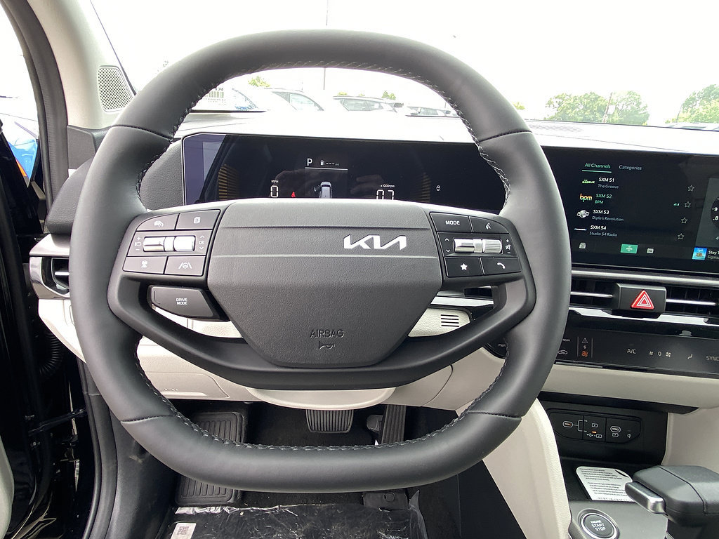 New 2026 Kia Sportage EX w/ EX Panorama Roof Package FWD image 17