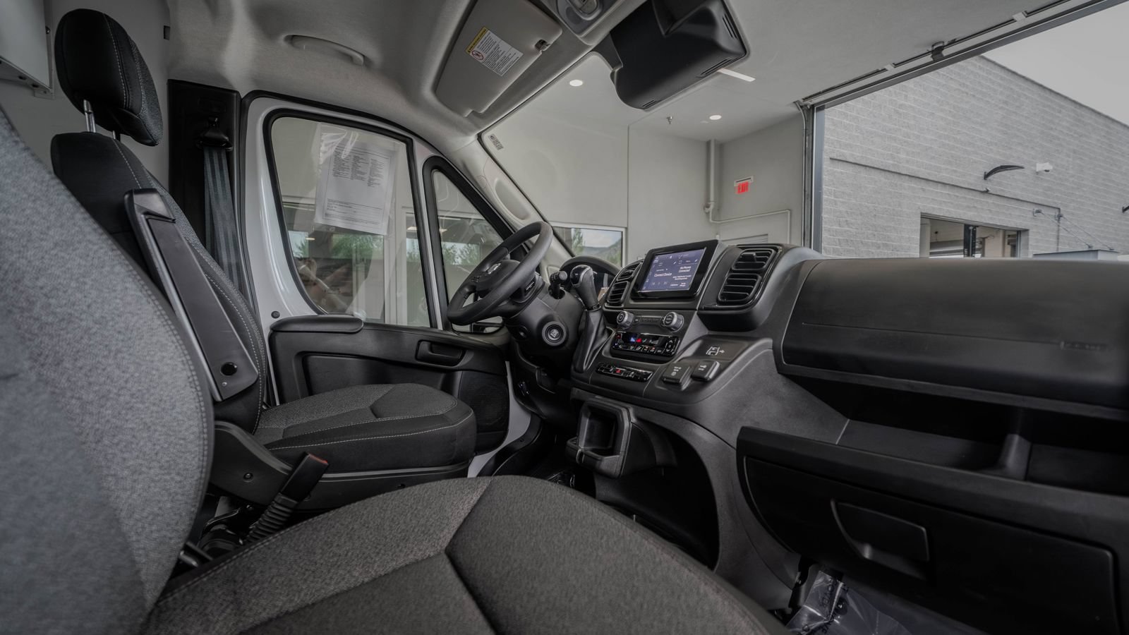 Used 2024 RAM ProMaster 3500 w/ Power Group FWD image 17