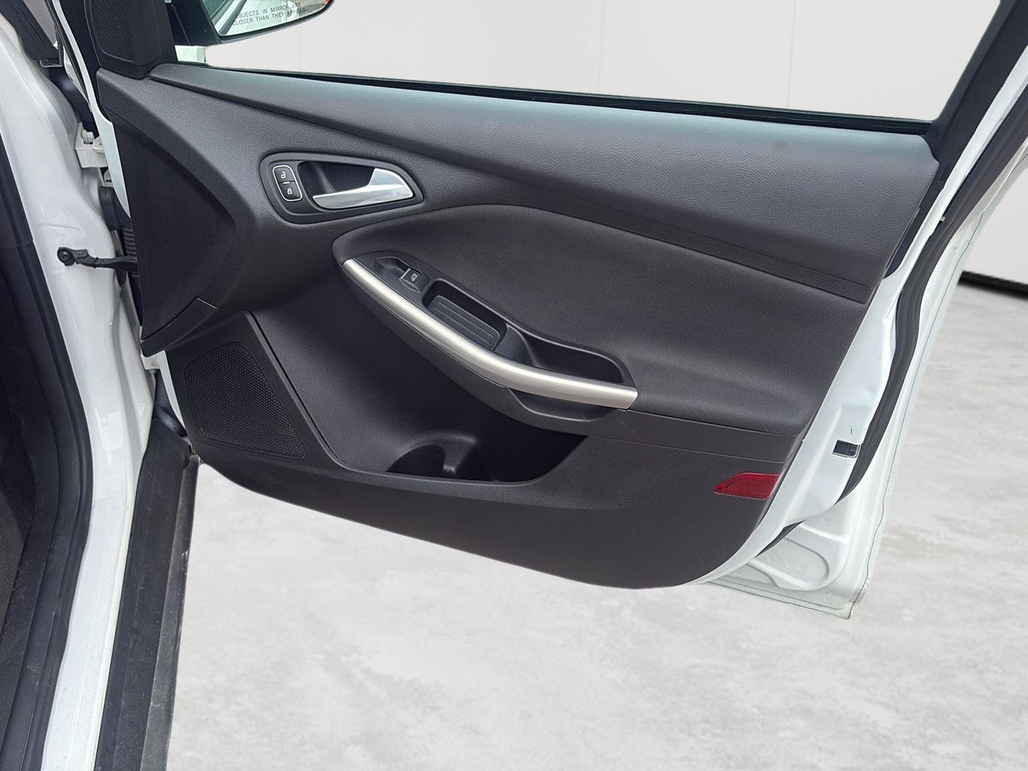 Used 2018 Ford Focus Titanium FWD image 17