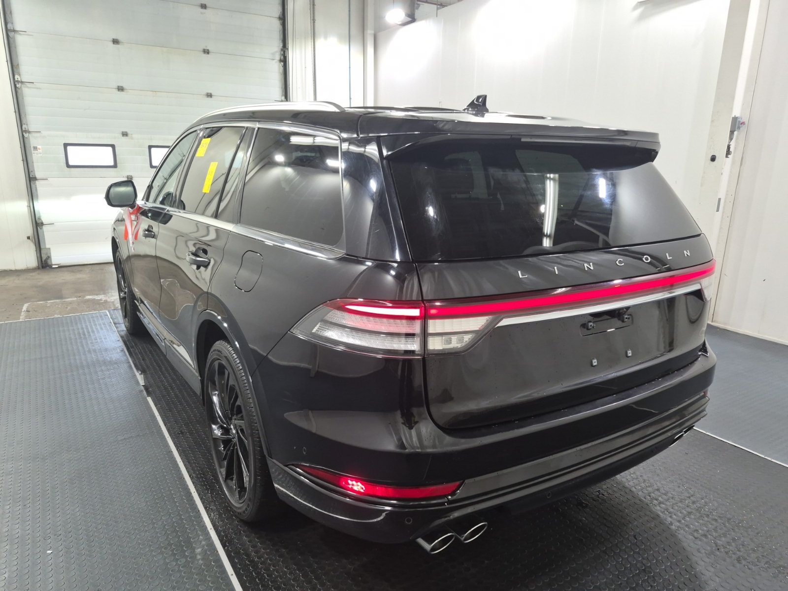 Used 2021 Lincoln Aviator Reserve AWD/4WD image 6