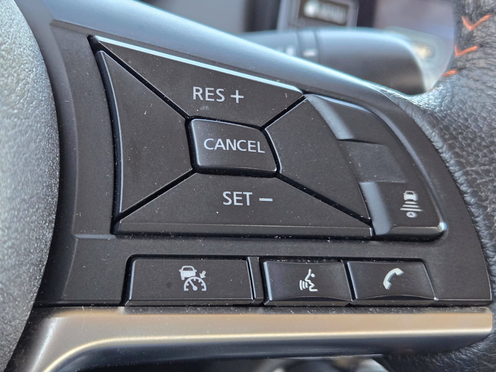 Used 2024 Nissan Versa SR FWD image 23