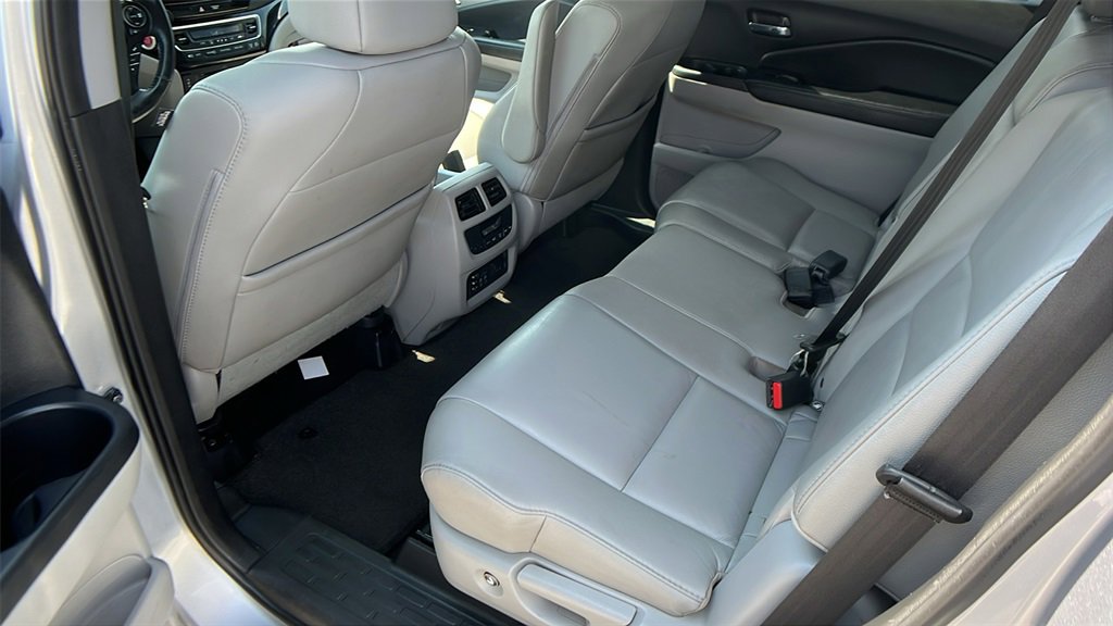 Used 2017 Honda Pilot Touring image 21