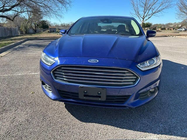 Used 2013 Ford Fusion SE image 2