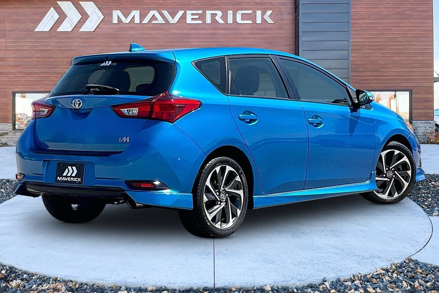 Used 2018 Toyota Corolla iM w/ All-Weather Mat Package FWD image 5