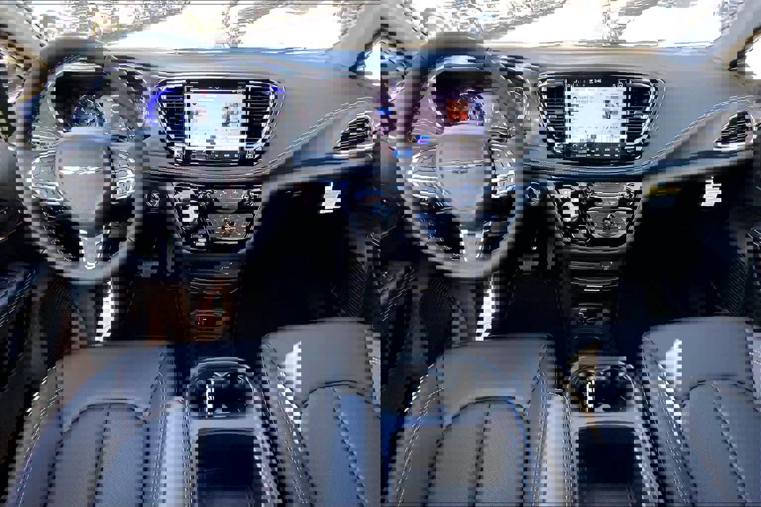 New 2026 Chrysler Pacifica Select image 12