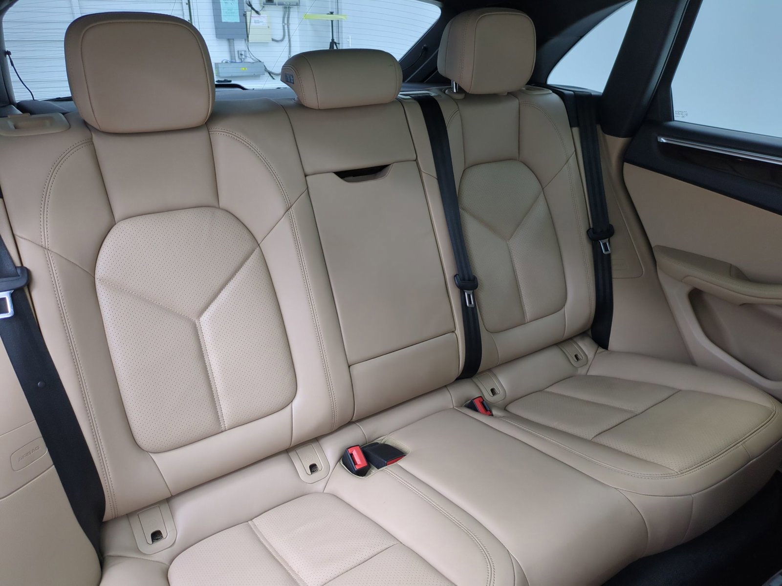 Certified 2023 Porsche Macan Turbo image 23