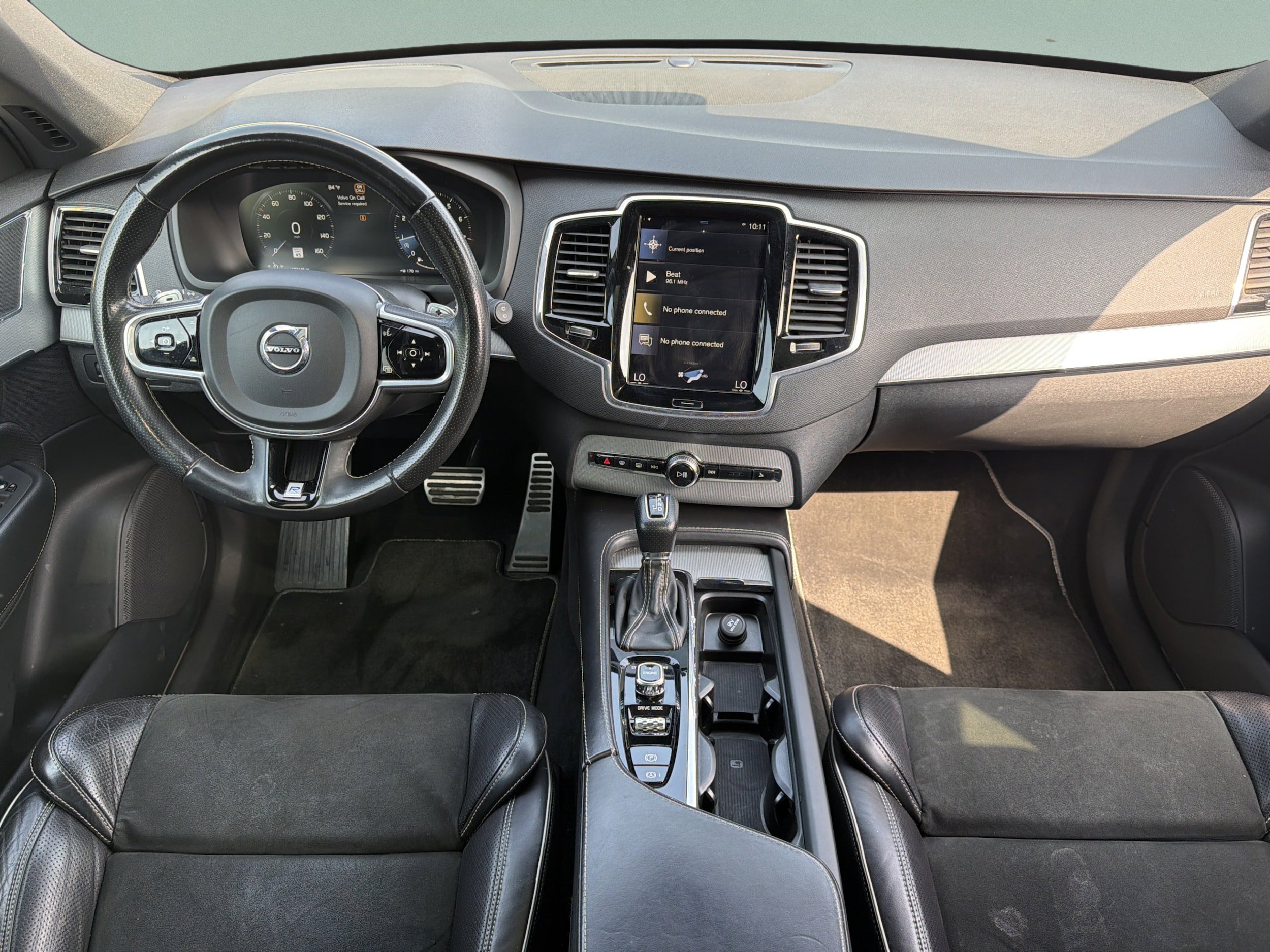 Used 2017 Volvo XC90 T5 R-Design FWD image 2