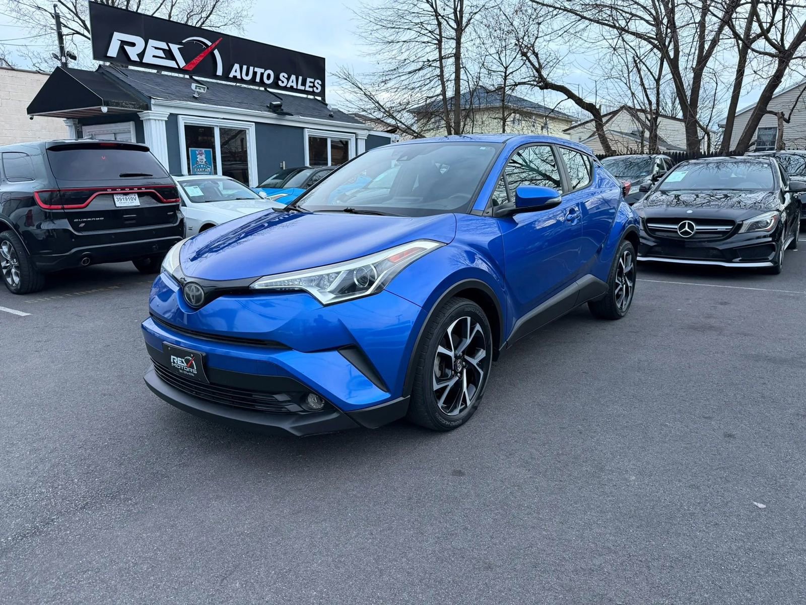 Used 2018 Toyota C-HR XLE image 2