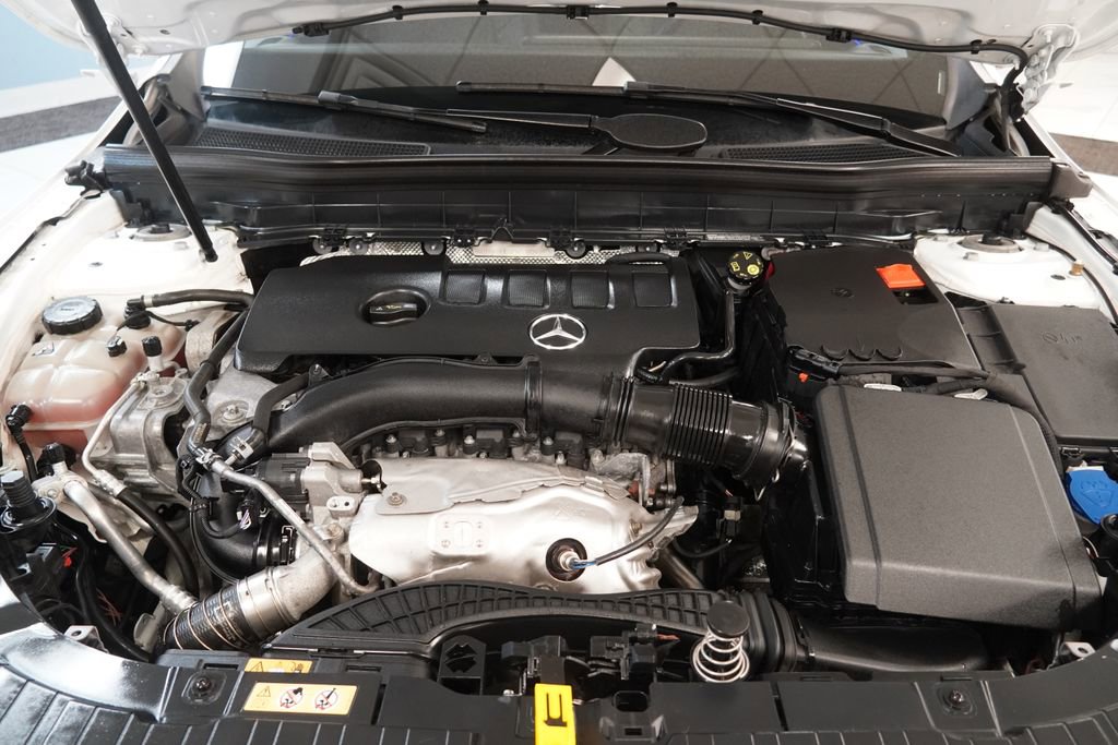 Used 2023 Mercedes-Benz GLB 250 4MATIC image 17
