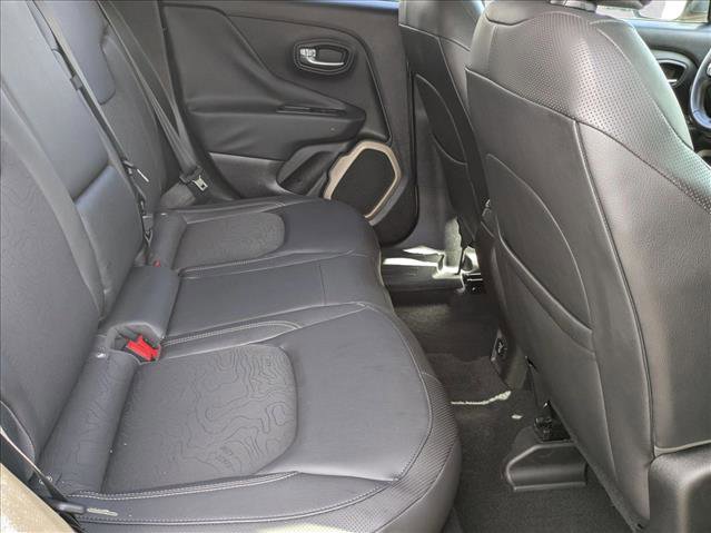 Used 2017 Jeep Renegade Trailhawk AWD/4WD image 18